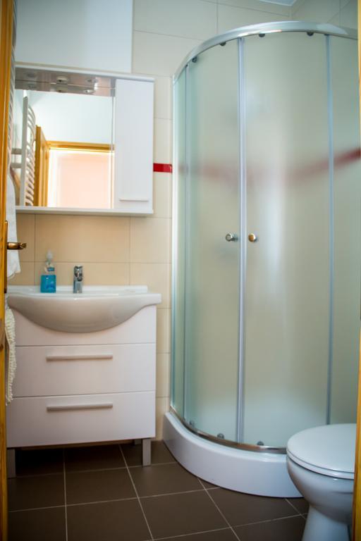 Akacliget Vendeghaz Es Major Hotel Ofeherto Ngoại thất bức ảnh